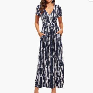 V-Neck Blue and White Patterned Maxi Dress w/ Pockets, Small